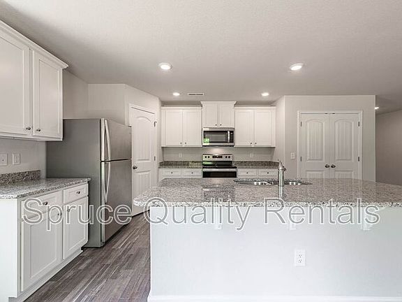 5th image of 4 Hazelburn Ct