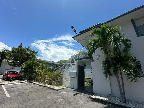 1413 N Dixie Hwy Photo 1