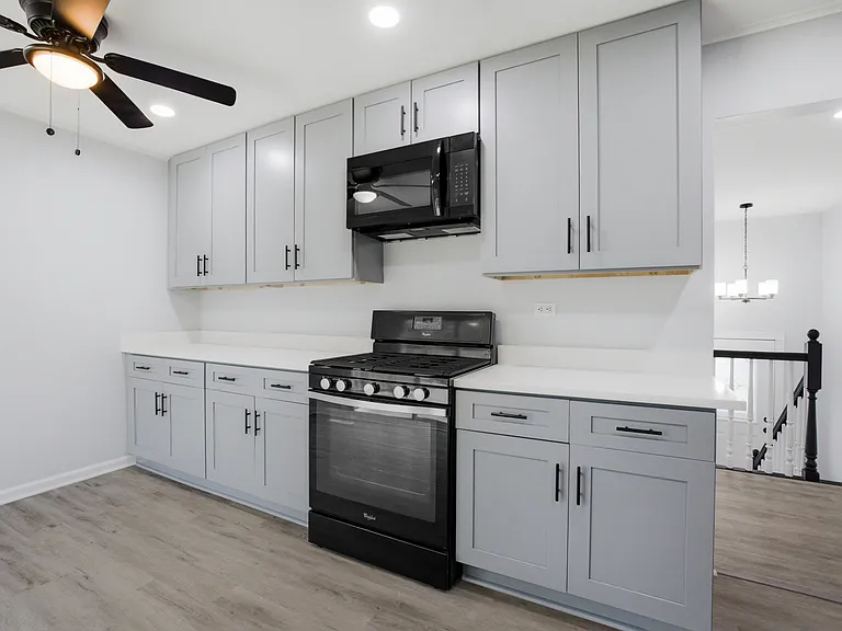 915 Mayfield Dr — Photo 10