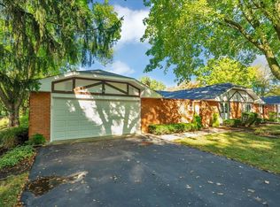 14 Duxbury, Rolling Meadows, IL 60008