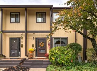 82 Chelsea Way, Bridgewater, NJ 08807