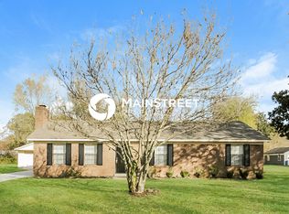 26 Hickory Hills Dr, Jackson, TN 38305