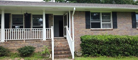 2nd image of 1112 Harbins Rd