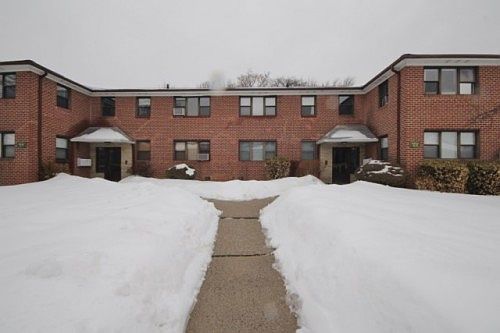 2nd image of 154 Martling Ave APT P3