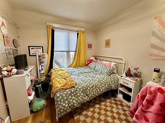 3rd image of 4 Chesterton St APT 1