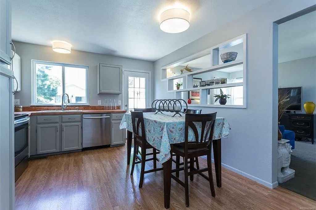 664 Walden Court — Photo 4