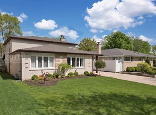 805 S Euclid Ave, Elmhurst, IL 60126