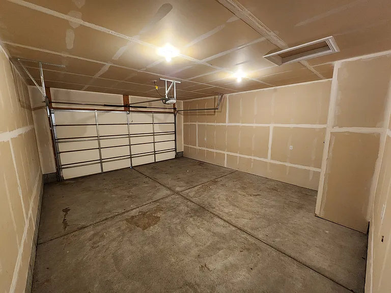 1825 N Roy Dr — Photo 9