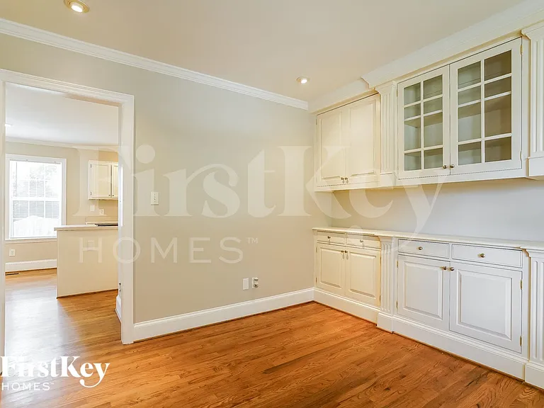408 Indian Hill Rd — Photo 5