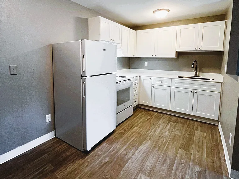 Riverbend Terrace Apartments — Photo 12