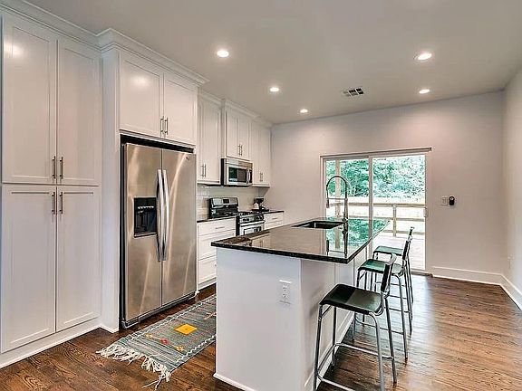 3rd image of 2022 NW 18th St