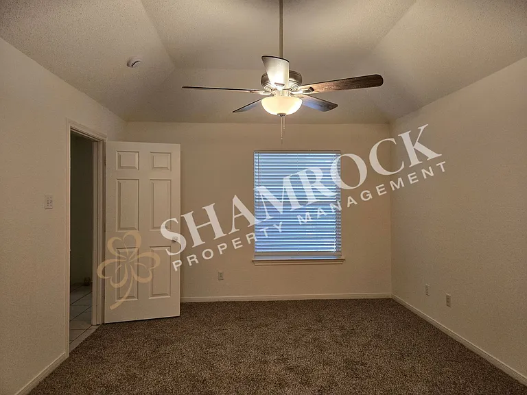 533 Shady Park Trl — Photo 5