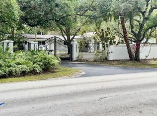 9450 SW 104th St, Miami, FL 33176