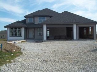 W229N4374 Baker Ct, Pewaukee, WI 53072