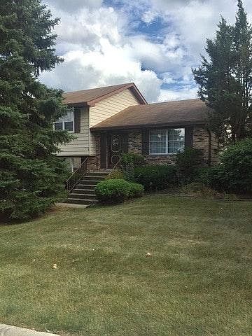 2nd image of 301 Fernwood Ct