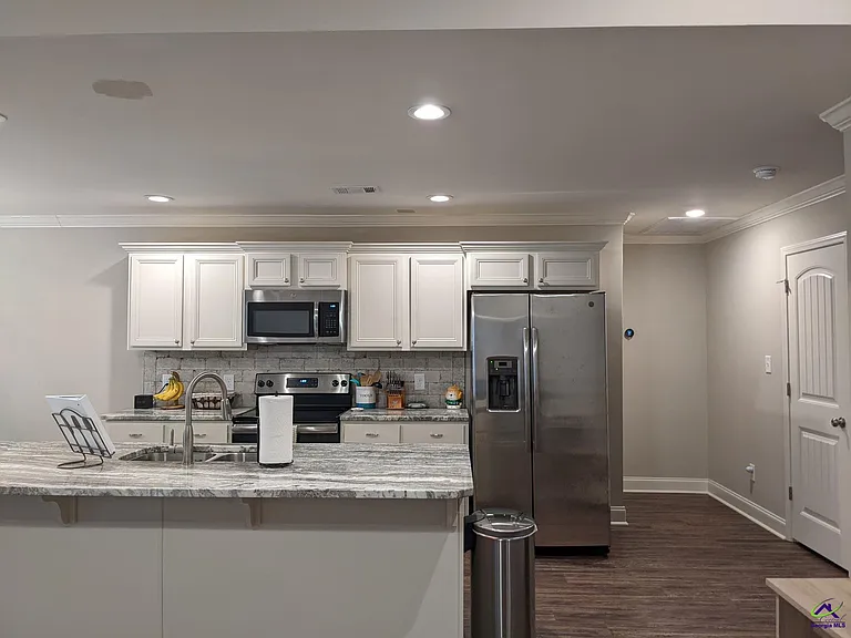 312 Gibson Cir — Photo 3