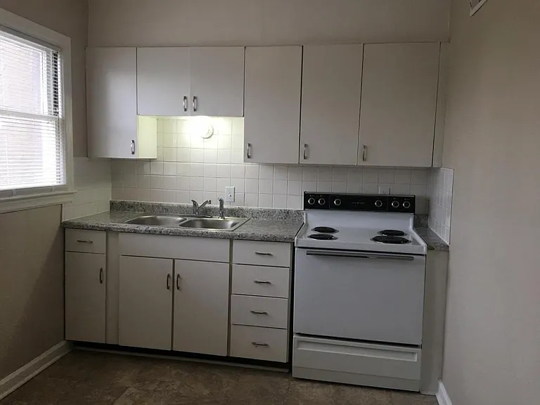 711 N College Ave #21 — Photo 6