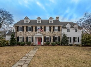 2 Canterbury Ln, Wayne, PA 19087