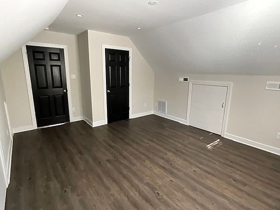 3rd image of 3411 Summerbrooke Dr