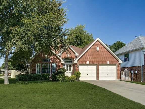 2nd image of 3201 Laurel Ln
