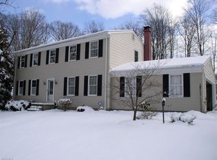 330 Chatham Dr, Aurora, OH