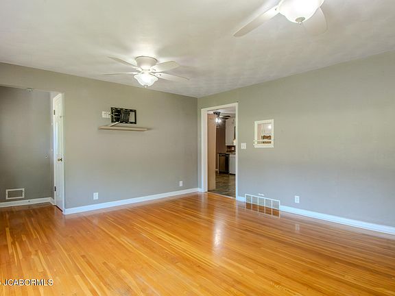 5th image of 3036 Southwood Hills Rd