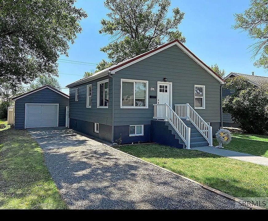 1st image of 462 NE Main St