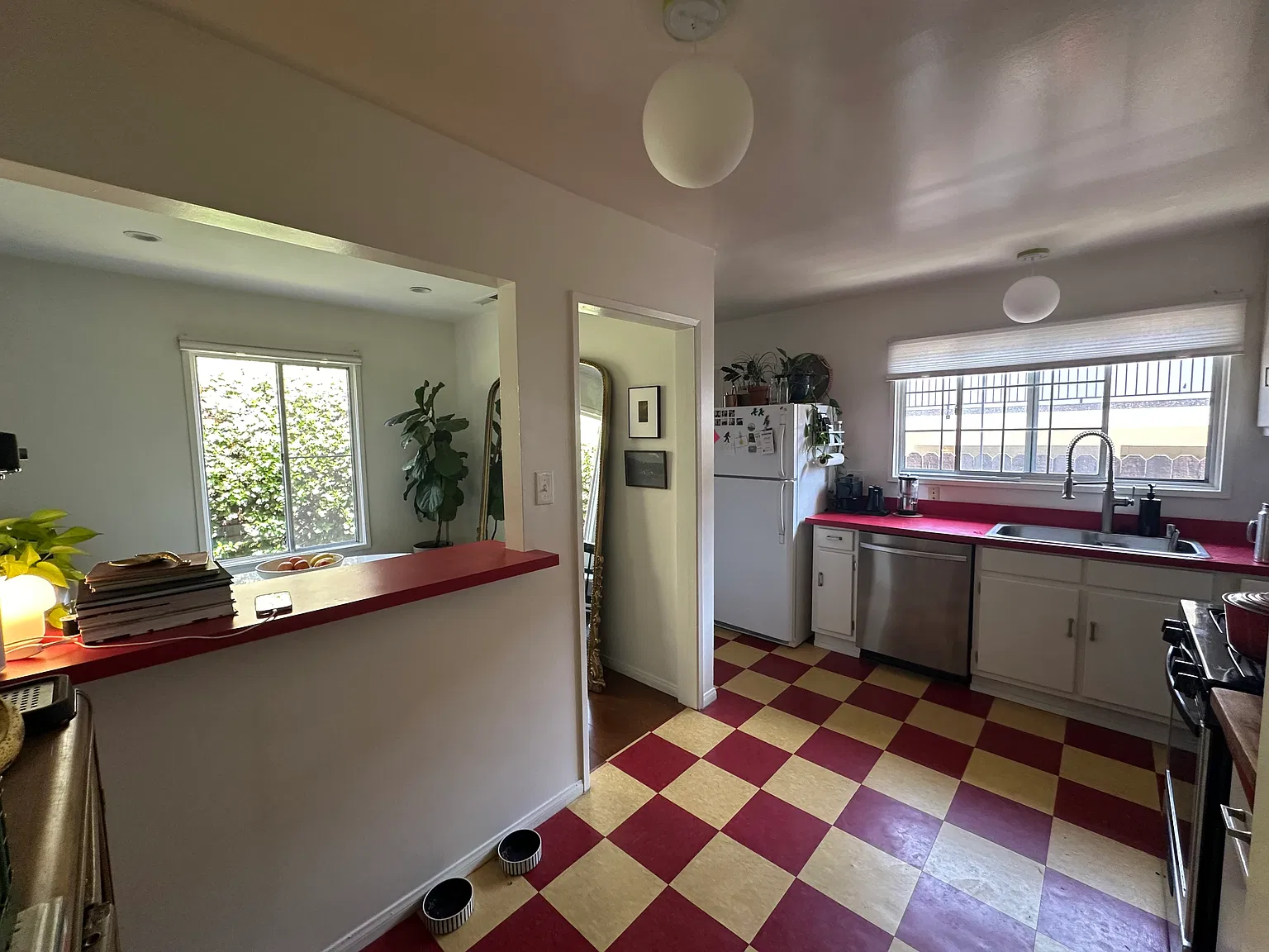 3 bed, 1092 sqft, $4,300 — Photo 3