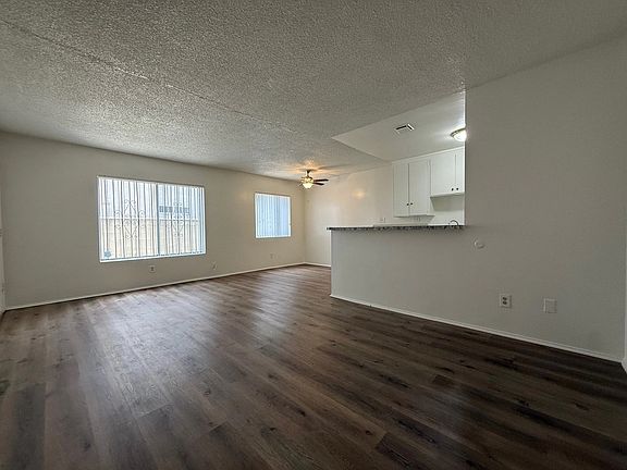 3rd image of 1537 Torrance Blvd APT 3