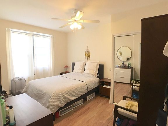 3rd image of 324 W 96th St APT 3A