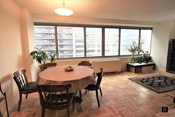 Sold by R New York | media 3