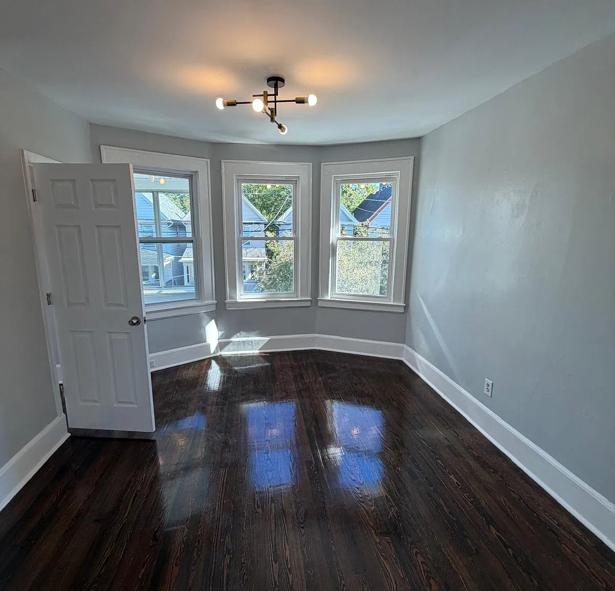 3 bed, 2250 sqft, $2,250 — Photo 4
