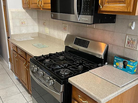 2nd image of 2920 Fenton Ave