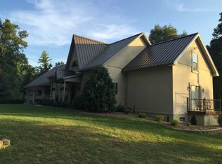 6052 S Club Rd, Huntingburg, IN 47542