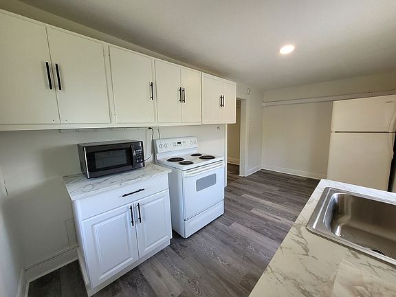 5th image of 846 Chestnut St