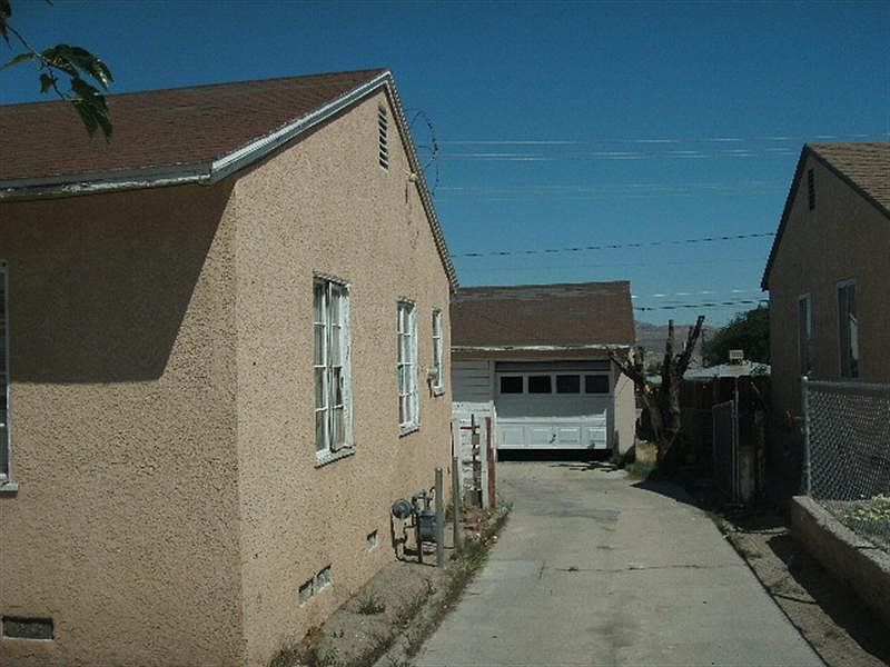 2nd image of 1241 W Buena Vista St