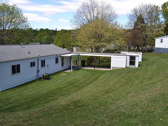 2nd image of 1621 Gaines St #Default