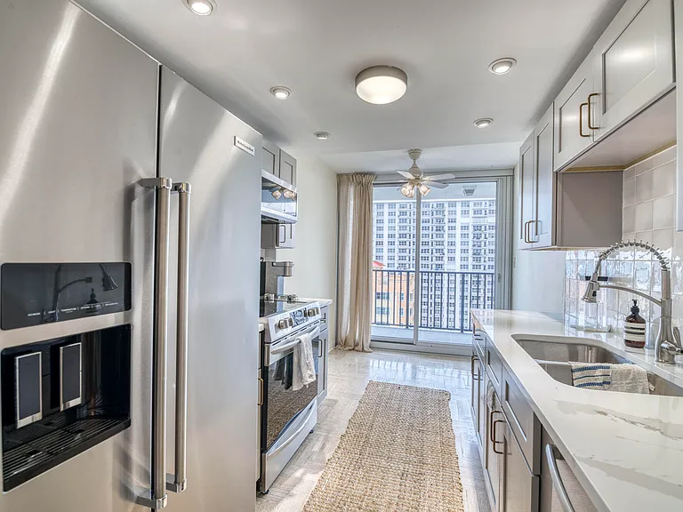 525 N Ocean Blvd #1215 — Photo 9