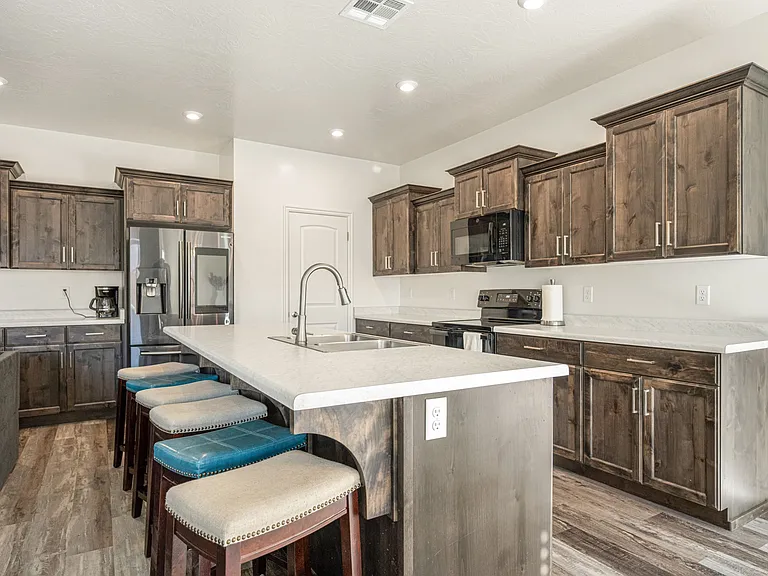 1382 E White Desert Dr — Photo 12