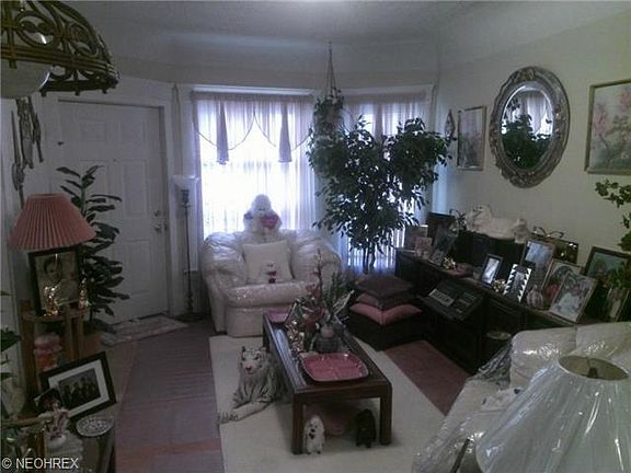 2nd image of 1316 E 91st St
