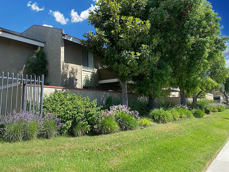 Amberwood Villas Apartments — Photo 13