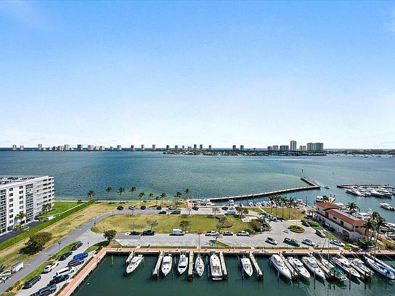 3rd image of 220 Lake Shore Dr #1401