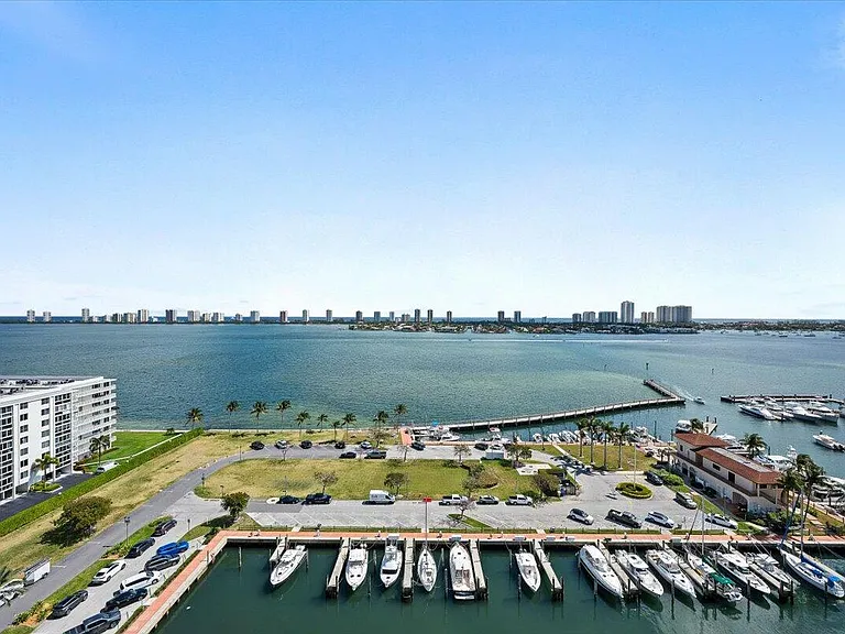 220 Lake Shore Dr #1401 — Photo 3