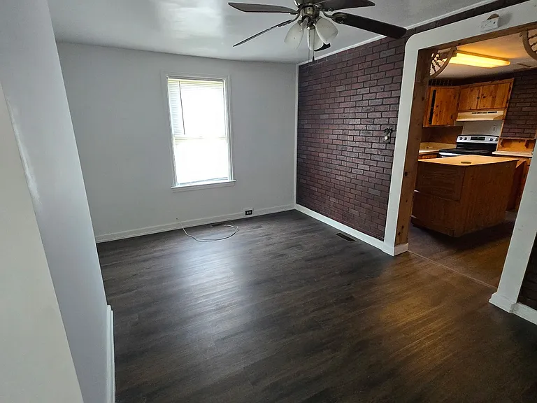 431 Willis St — Photo 5