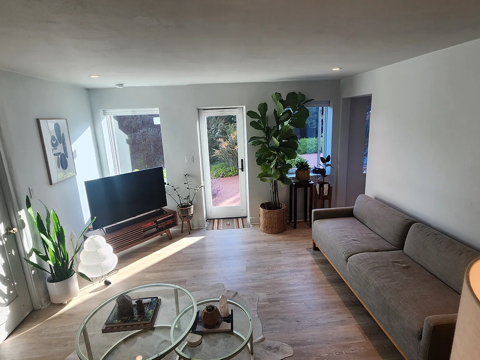 1 bed, 800 sqft, $3,500 — Photo 3