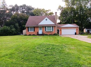 3726 Circle Dr, Flint, MI 48507