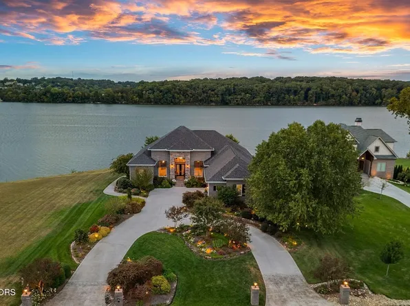 3726 Promontory Point, Louisville, TN 37777