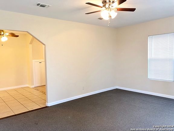 3rd image of 802 Gardina St