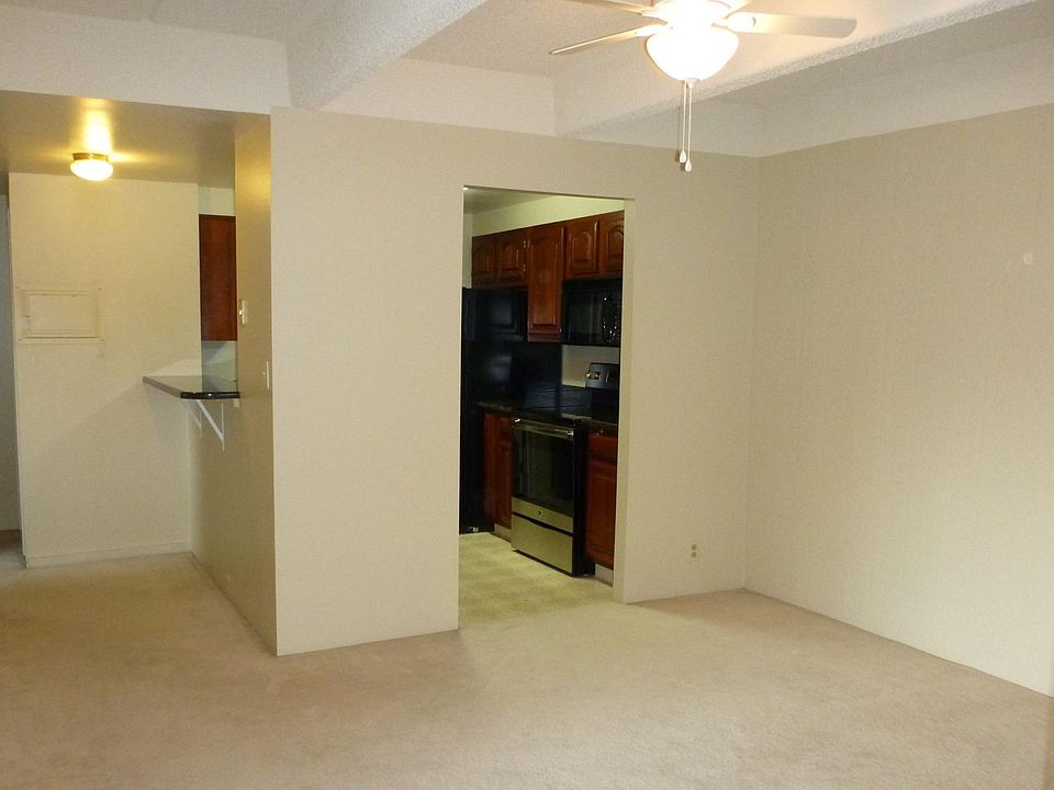 Dining room, kitchen, hallway to bedrooms