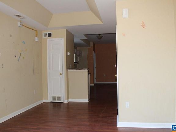 3rd image of 322 Lindsay Dr